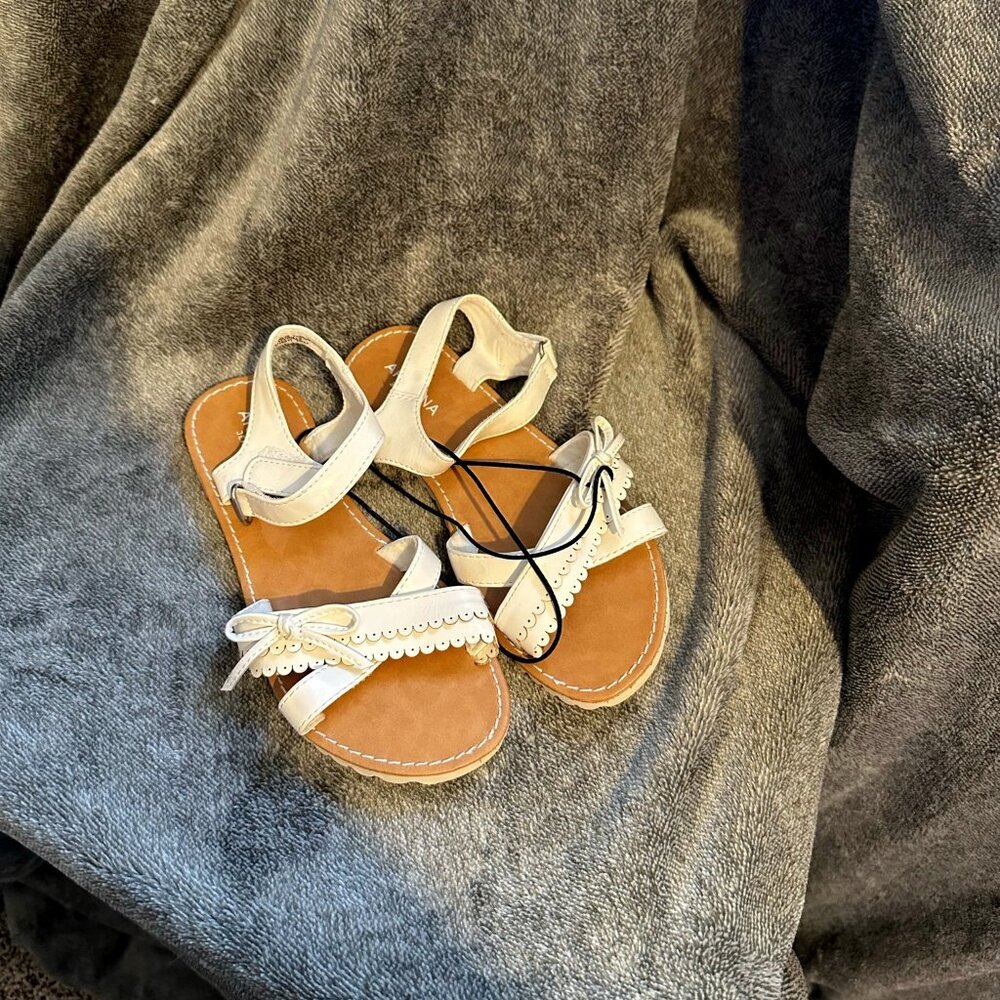 Arizona Jean Company Girls' Sandals, Size 1, NWOT